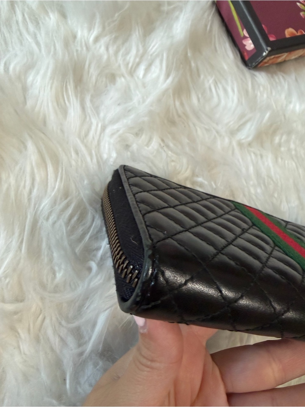 GUCCI MERMONT WEB ZIP AROUND QUILTED LEATHER WALLET - Picture 6 of 10